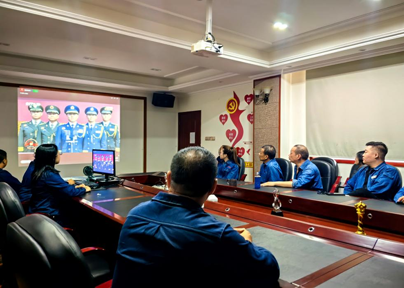  弘旭公司組織觀看九三閱兵式，激發(fā)愛國熱情(圖3)